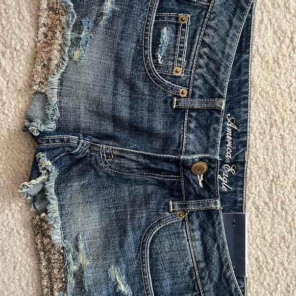 NWT American Eagle Outfitters ultra low rise embellished pocket shorties -size 2 - Picture 5 of 5